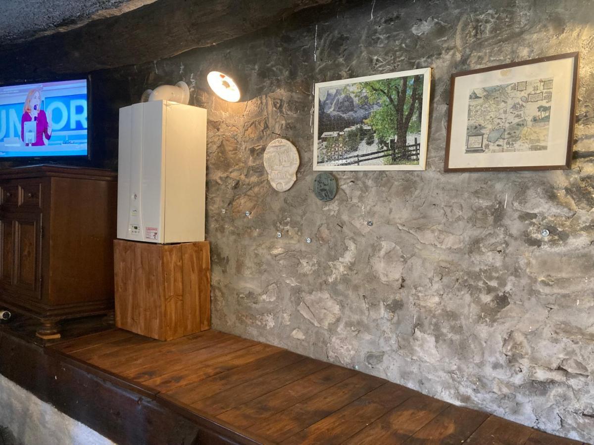 La Vecchia Stalla Appartement Varano  Buitenkant foto