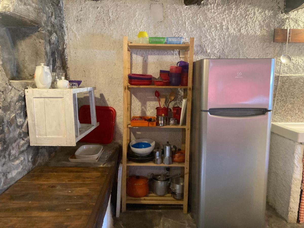 La Vecchia Stalla Appartement Varano  Buitenkant foto
