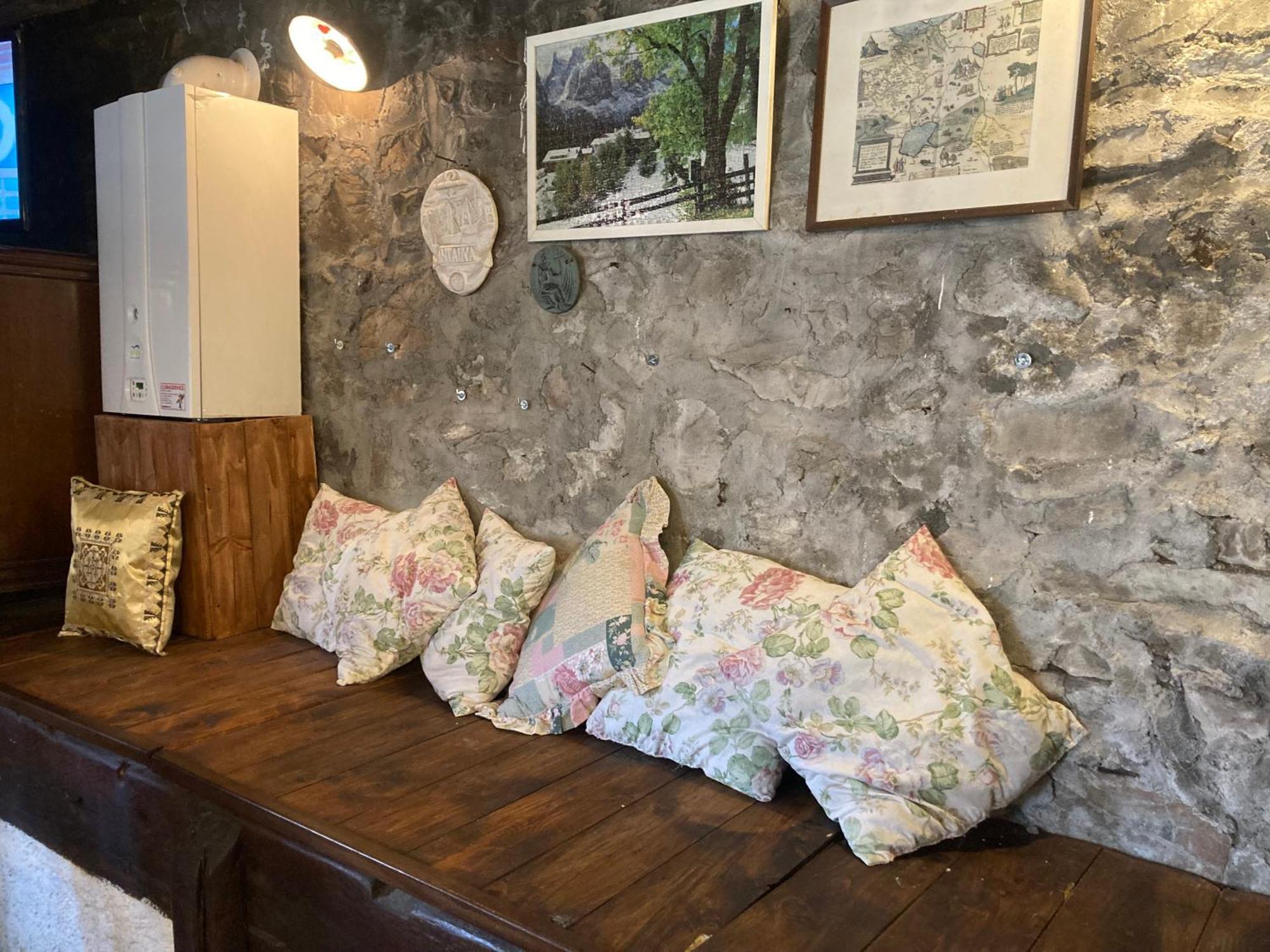 La Vecchia Stalla Appartement Varano  Buitenkant foto