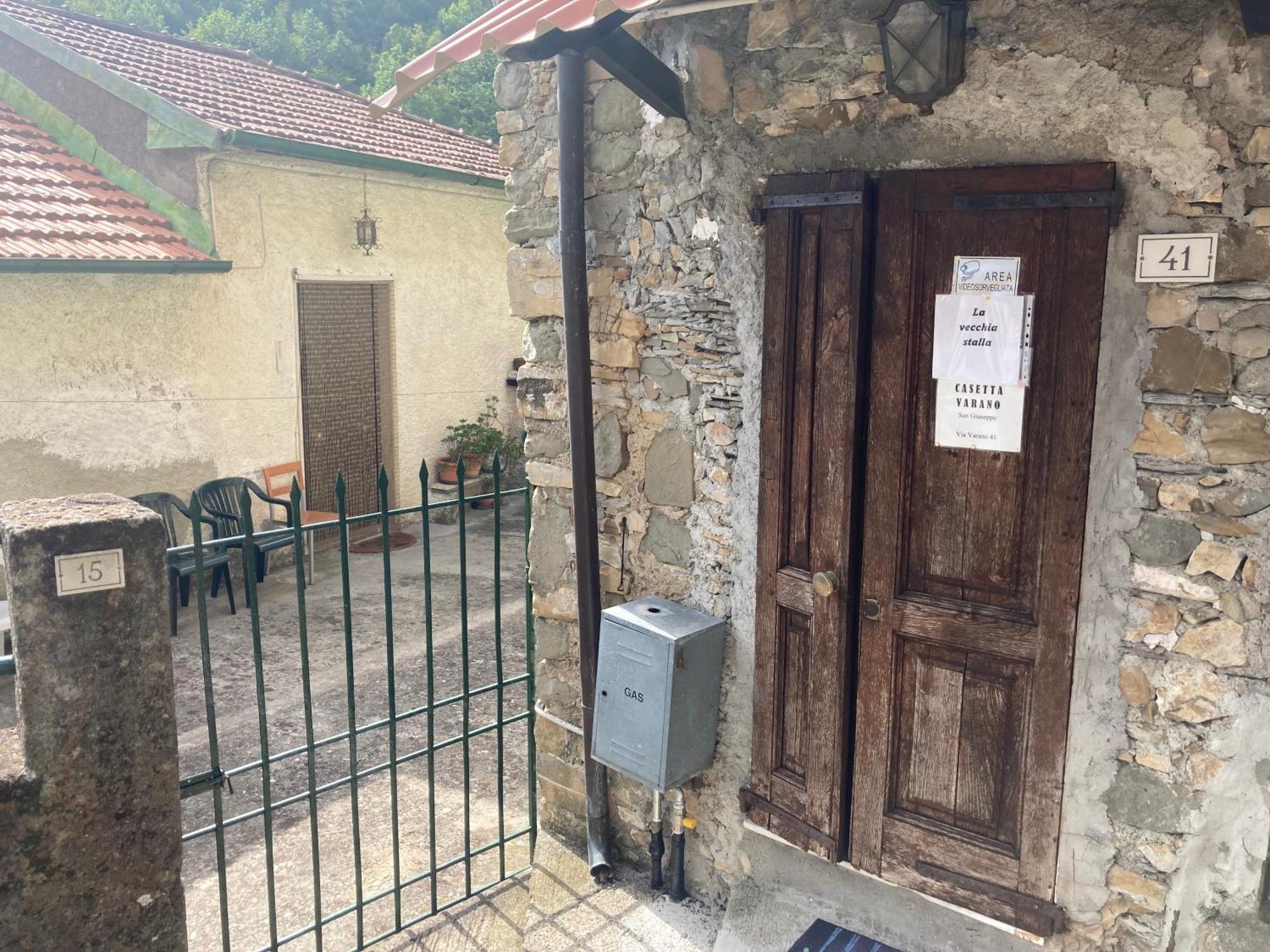La Vecchia Stalla Appartement Varano  Buitenkant foto