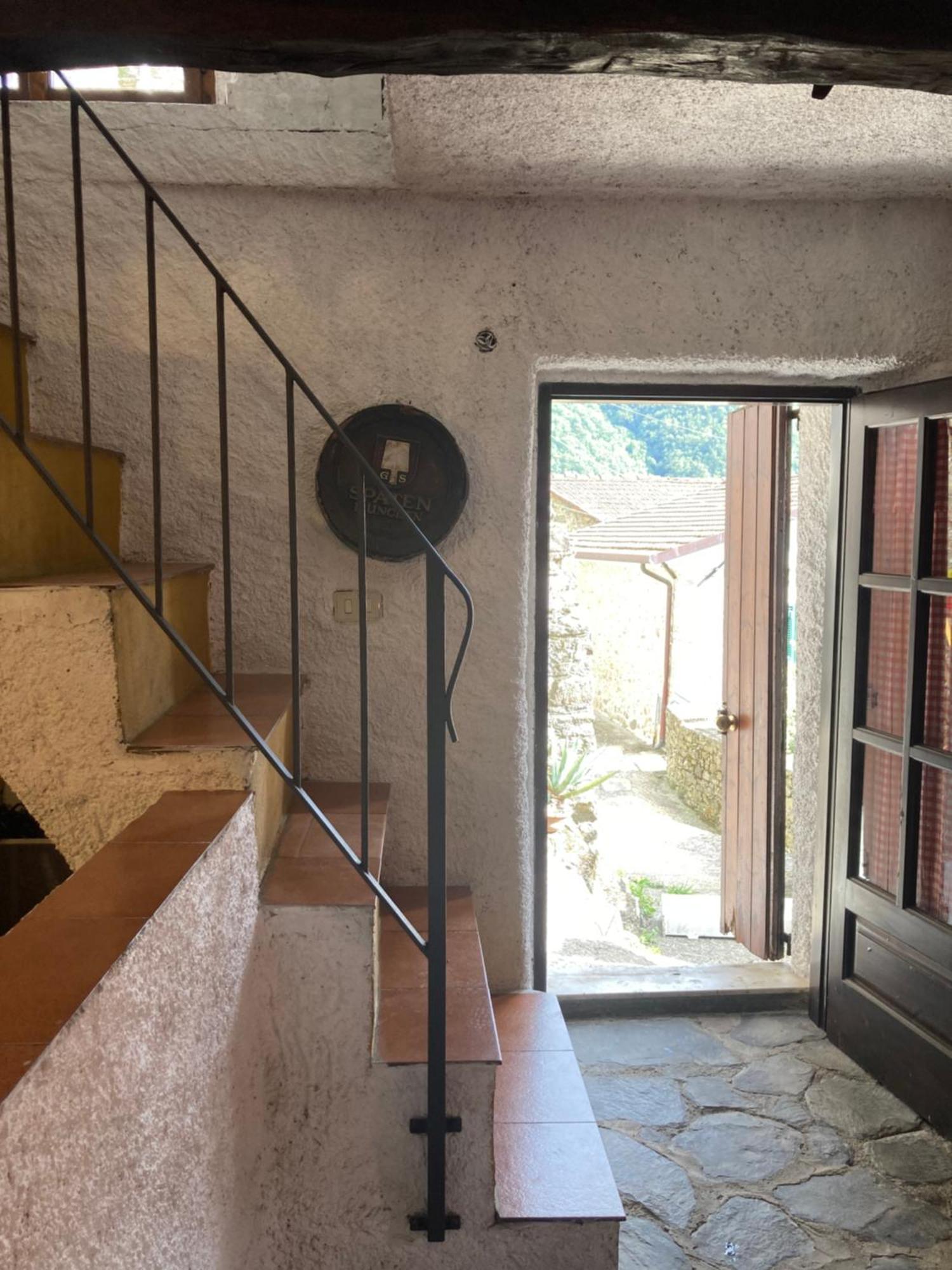 La Vecchia Stalla Appartement Varano  Buitenkant foto