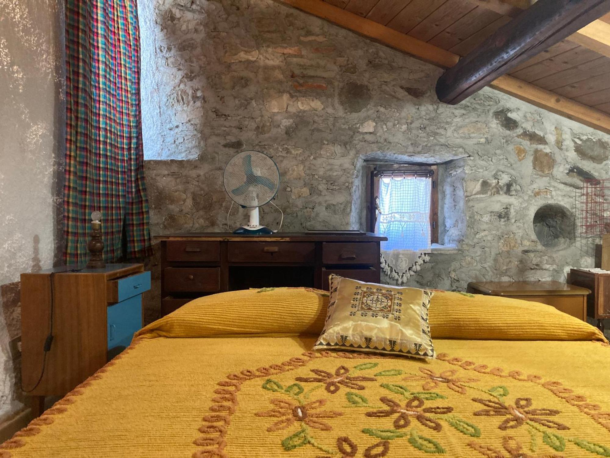 La Vecchia Stalla Appartement Varano  Buitenkant foto