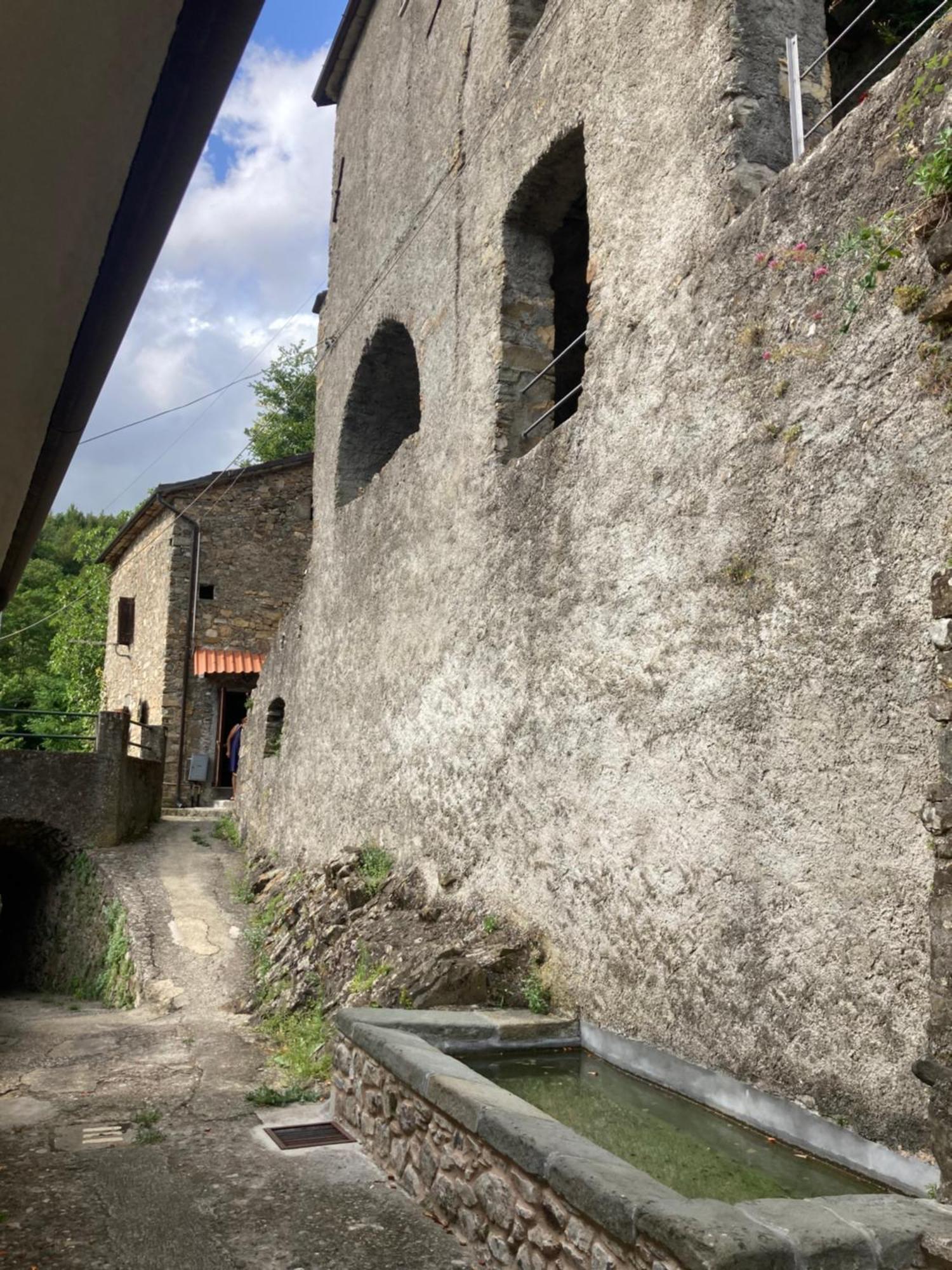 La Vecchia Stalla Appartement Varano  Buitenkant foto