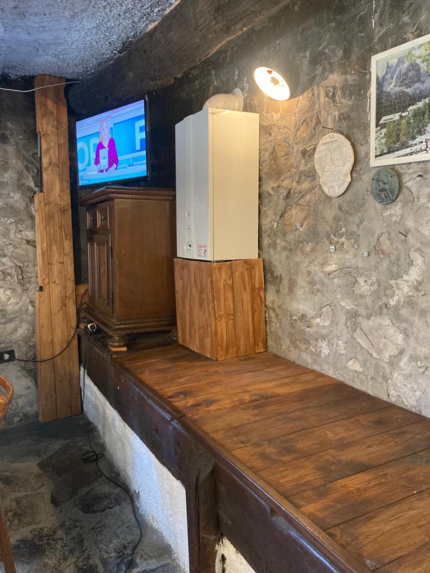 La Vecchia Stalla Appartement Varano  Buitenkant foto
