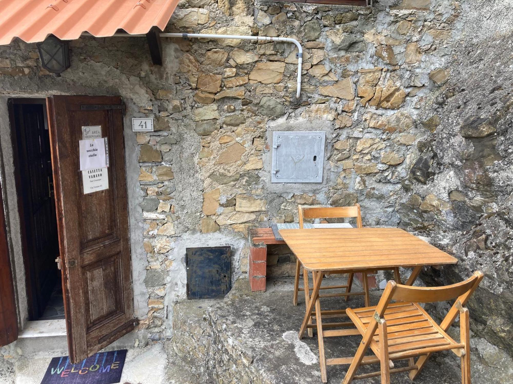 La Vecchia Stalla Appartement Varano  Buitenkant foto